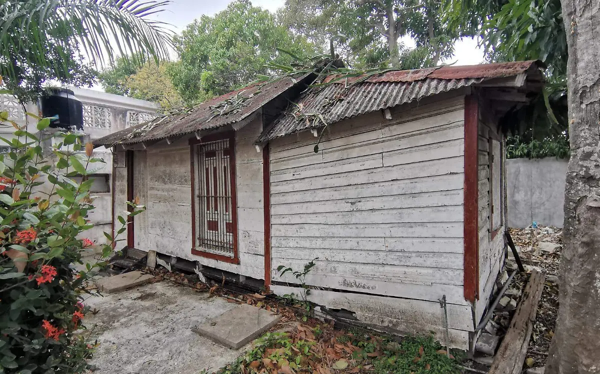 Casa en la que vivió Lázaro Cárdenas sigue en pie en Pueblo Viejo 